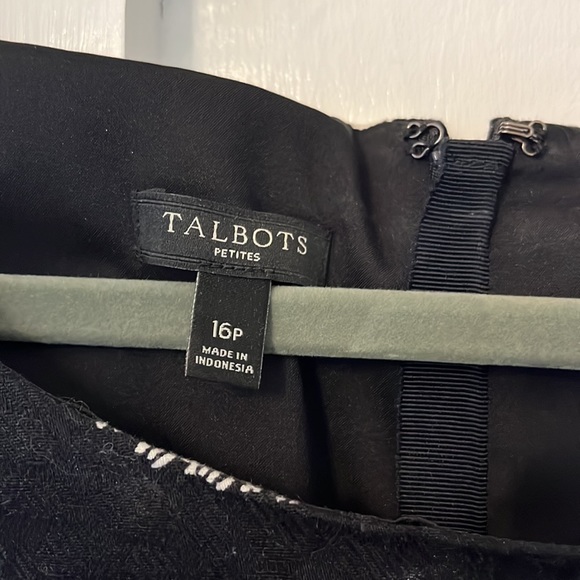 Talbots sz 16P black dress with white dots. Pockets. Zipper in back. - Picture 3 of 5
